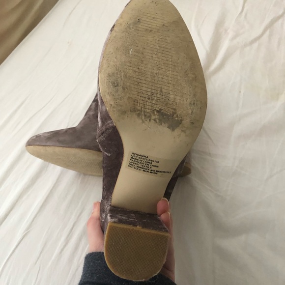 Nasty Gal velvet booties - Picture 3 of 4